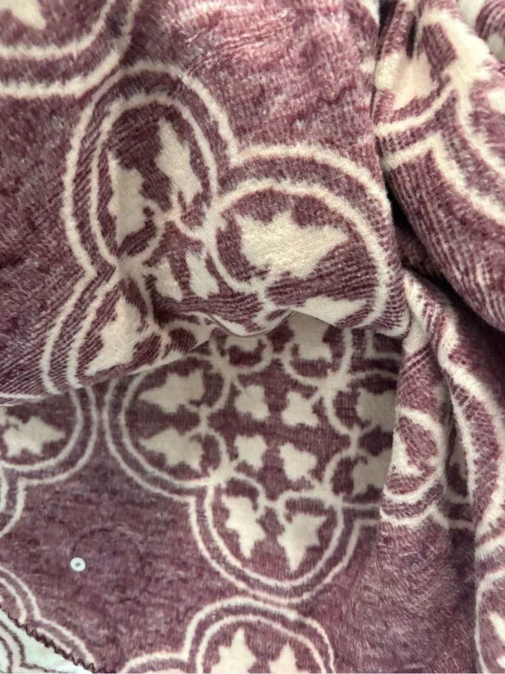 NEW Docofil Reversible Pink and Cream Soft Blanket- medallion floral pattern
